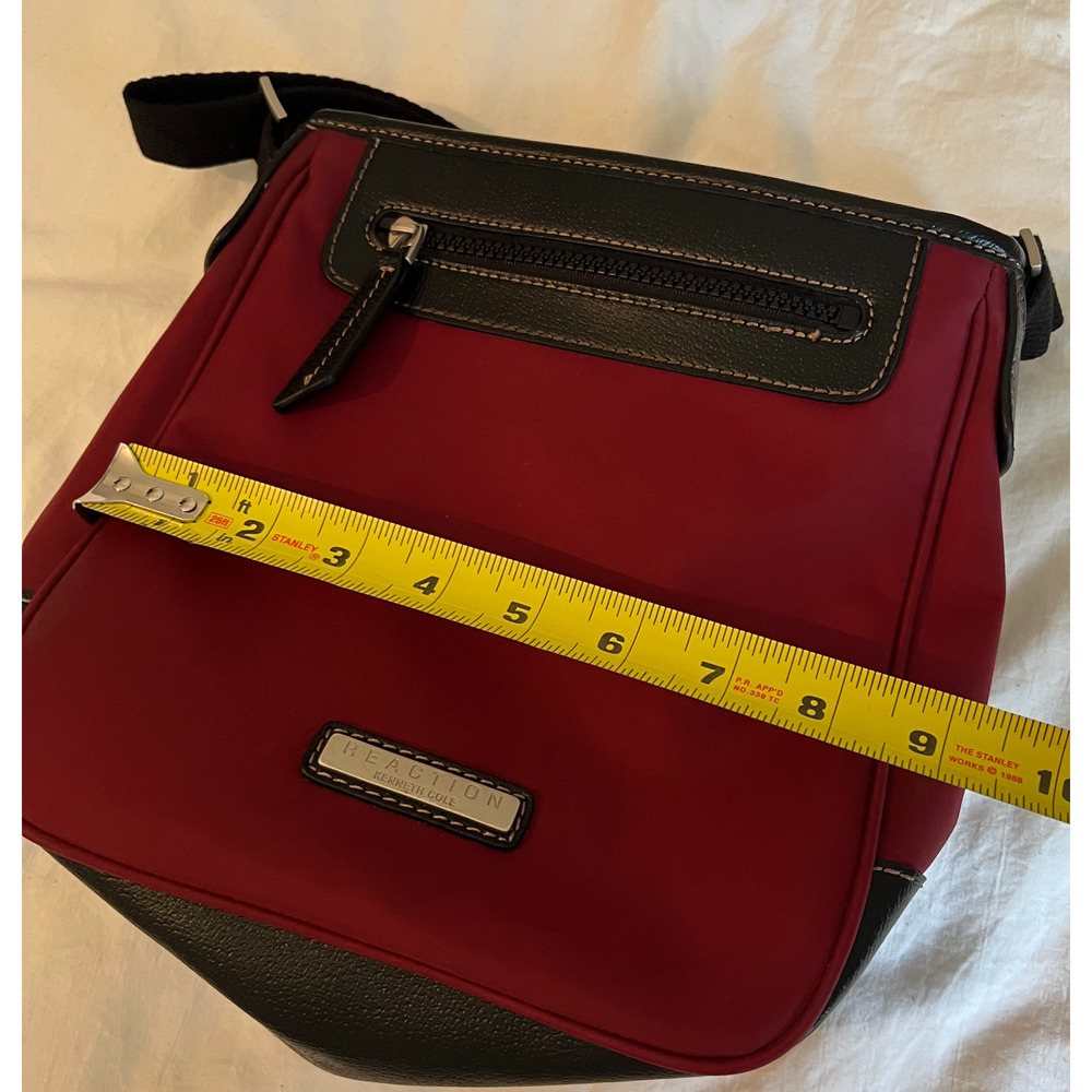 Kenneth Cole Reaction Purse Crossbody Burgundy Red Black Nylon Square Pockets - Picture 10 of 10